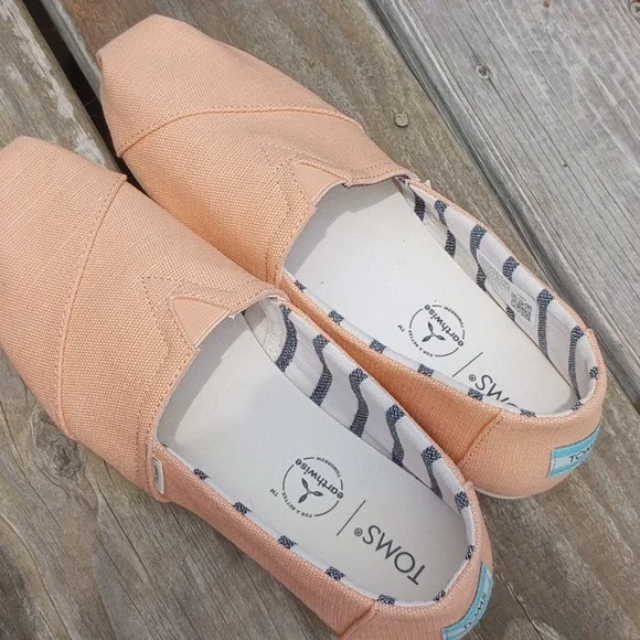 Tom's Flats Peach, worn once, Exc. Sz 8.5 - Picture 4 of 4